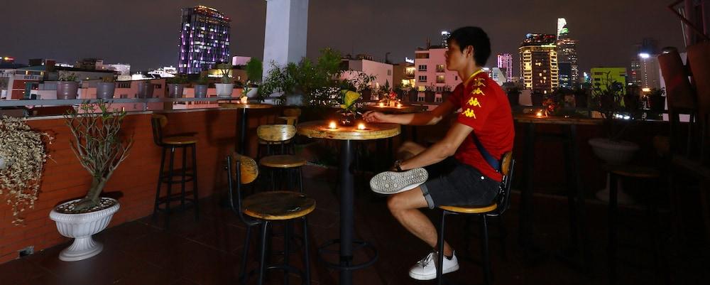Valentine Hotel Saigon - Bui Vien Street Хошимин Экстерьер фото
