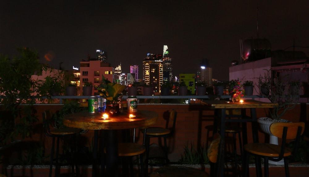 Valentine Hotel Saigon - Bui Vien Street Хошимин Экстерьер фото