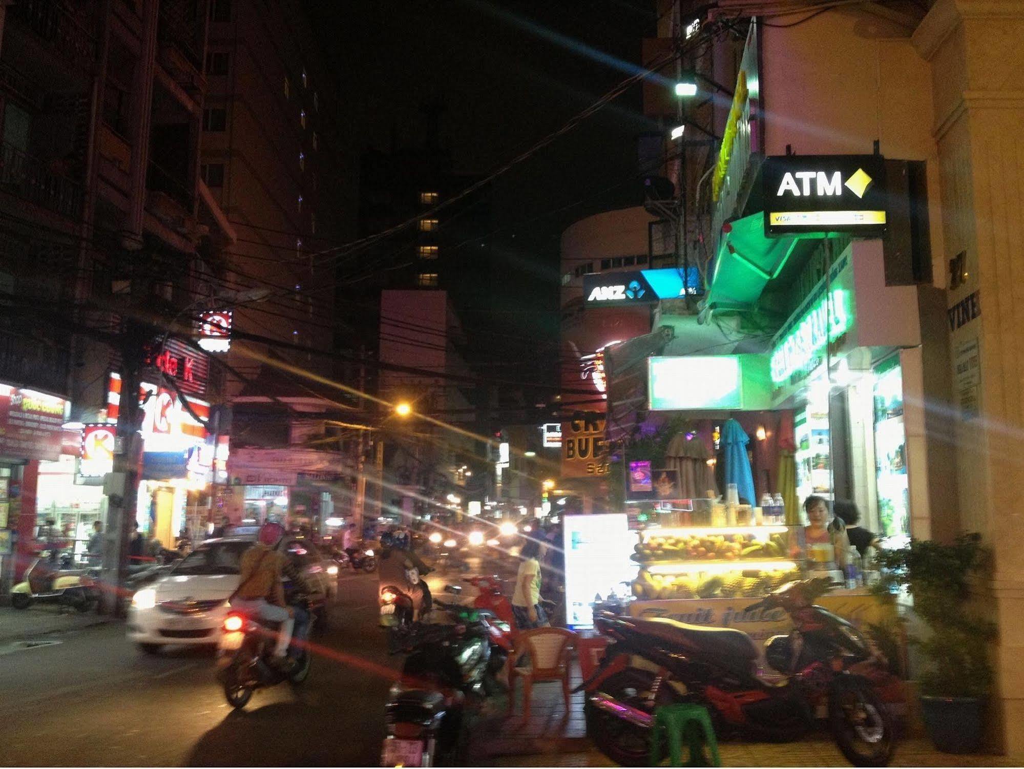 Valentine Hotel Saigon - Bui Vien Street Хошимин Экстерьер фото