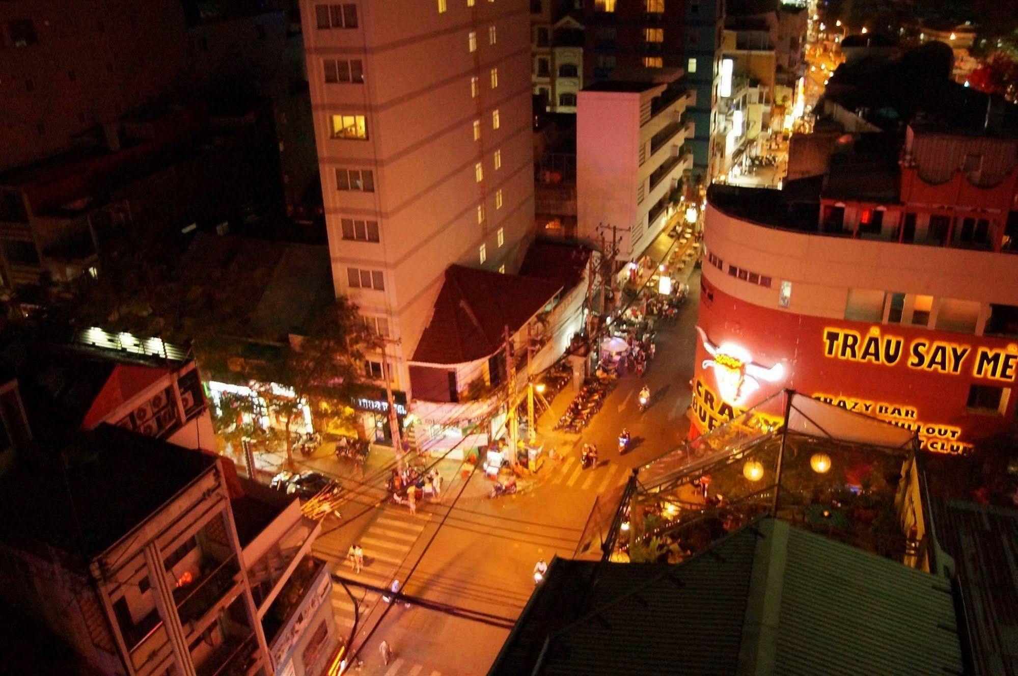 Valentine Hotel Saigon - Bui Vien Street Хошимин Экстерьер фото