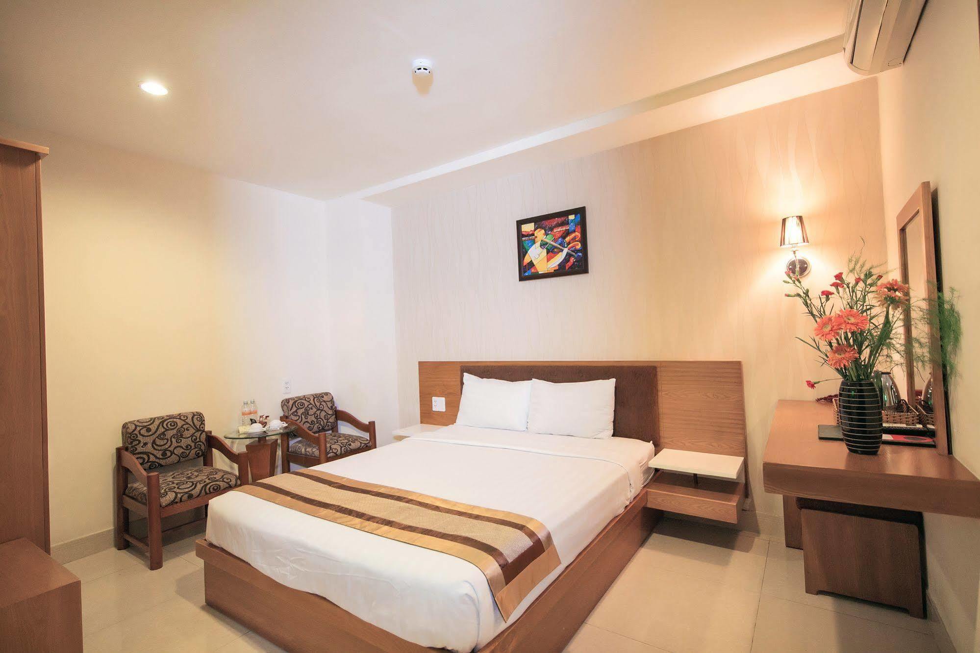 Valentine Hotel Saigon - Bui Vien Street Хошимин Экстерьер фото