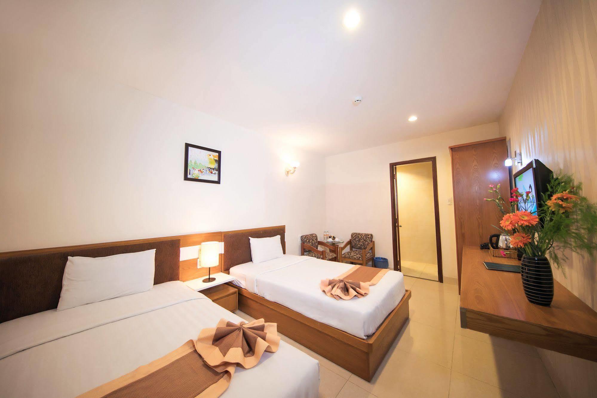 Valentine Hotel Saigon - Bui Vien Street Хошимин Экстерьер фото