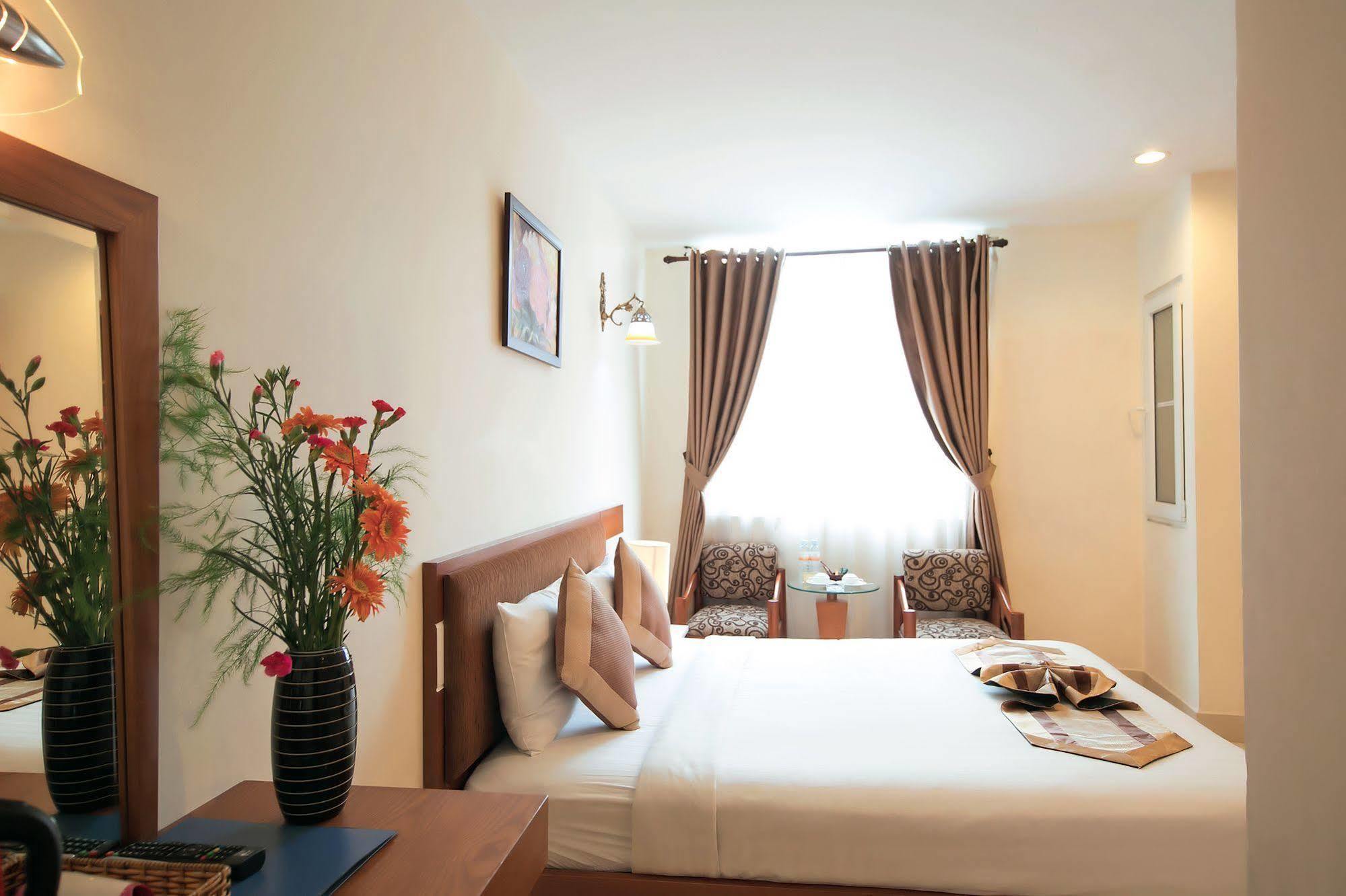 Valentine Hotel Saigon - Bui Vien Street Хошимин Экстерьер фото